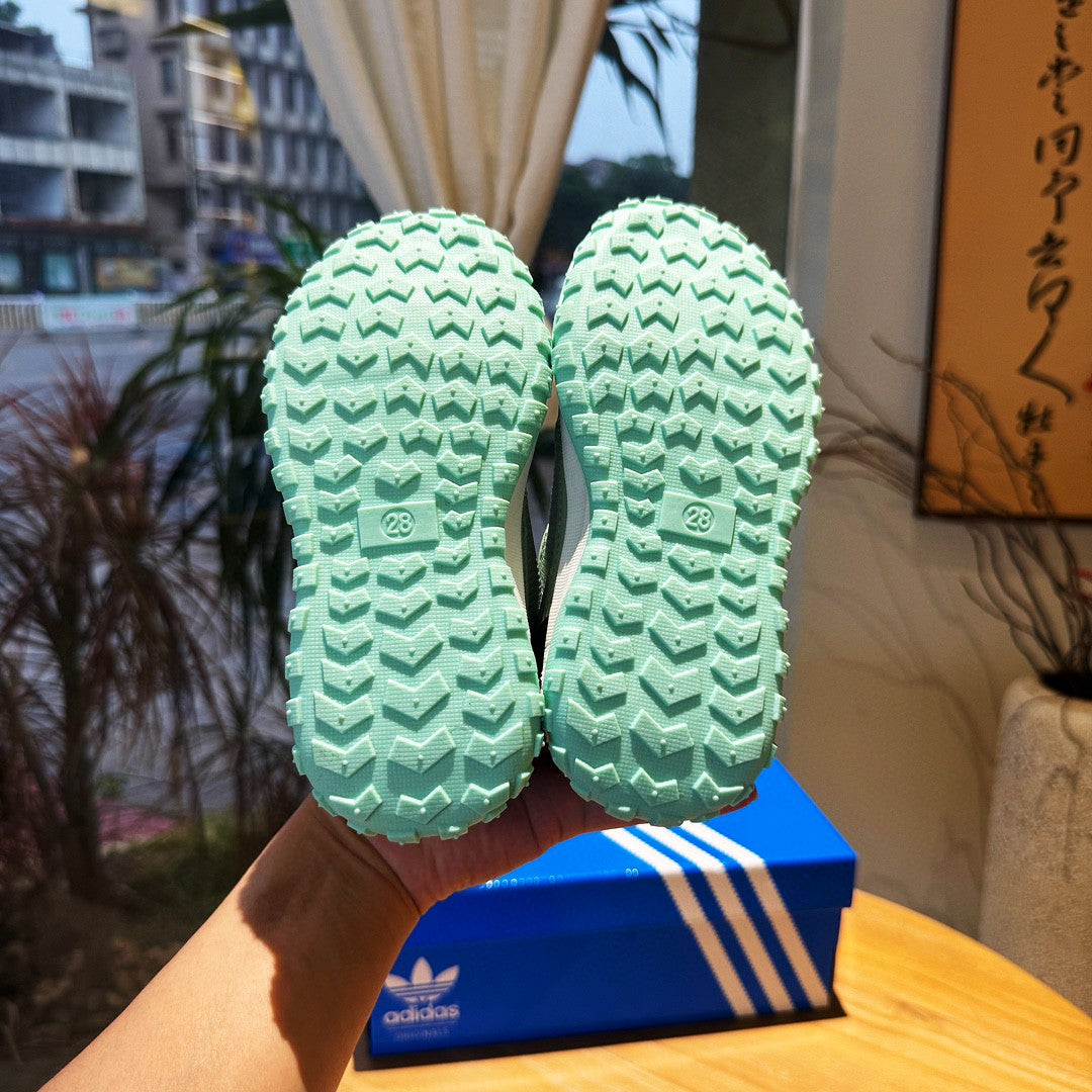 adidas mesh casual hiking shoes" Green"