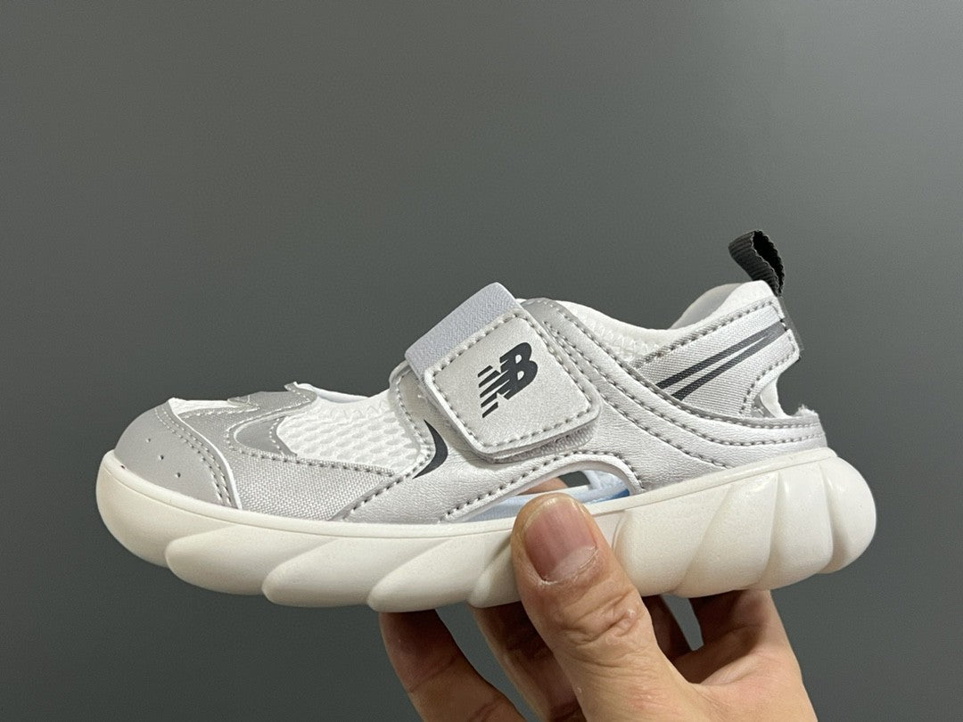 NB new 920 Mary Jane mesh stitching Velcro children's sandals" white, lightt gray"