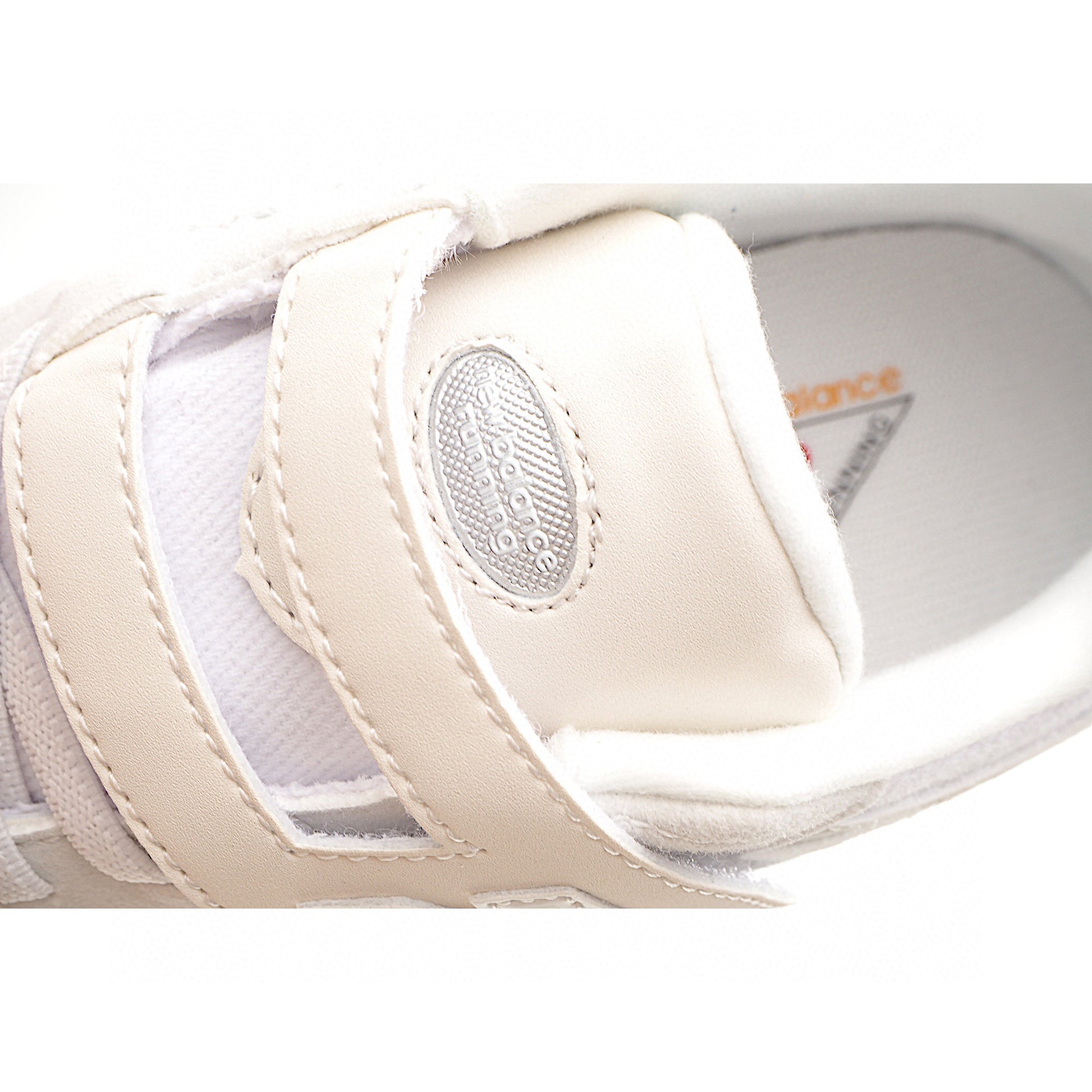 NB327 Rotating Buckle Waffle Gump Children's Shoes" white, cream"