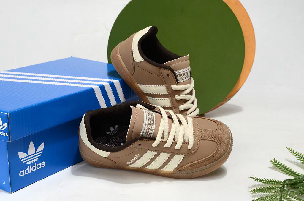Adidas Dexter III children's shoes" light brwon"