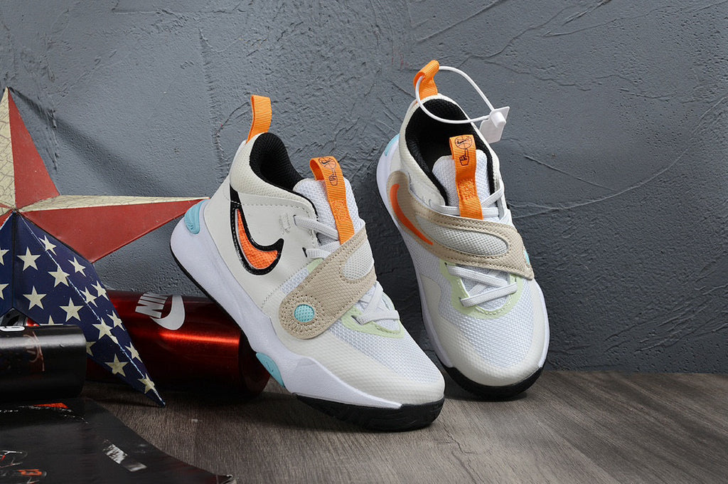 Nike's new UFO slip-on shoes for children" white"