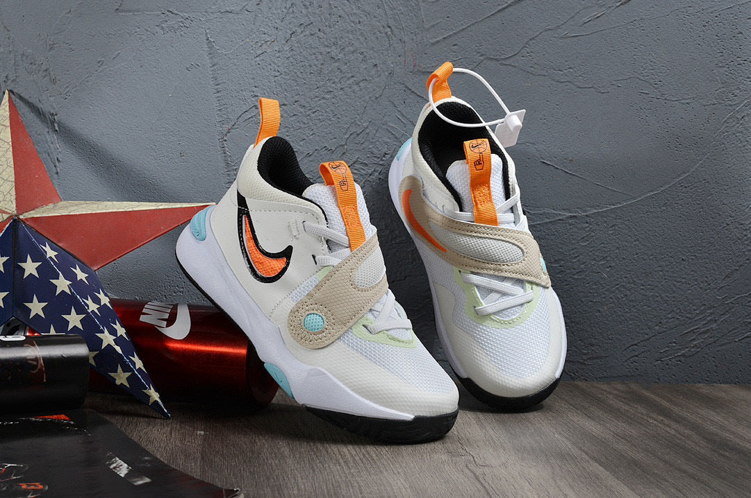 Nike's new UFO slip-on shoes for children" white"