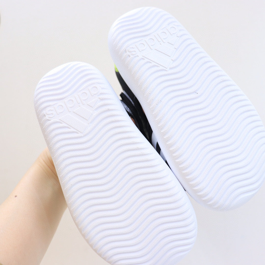 Adidas Seahorse III hole shoes" black"