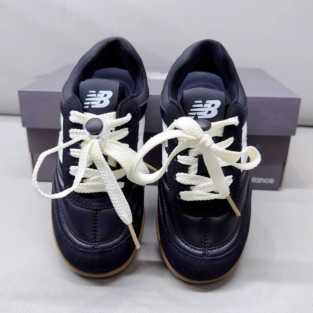 NB URC42LA lace-up buckle children's shoes" black"