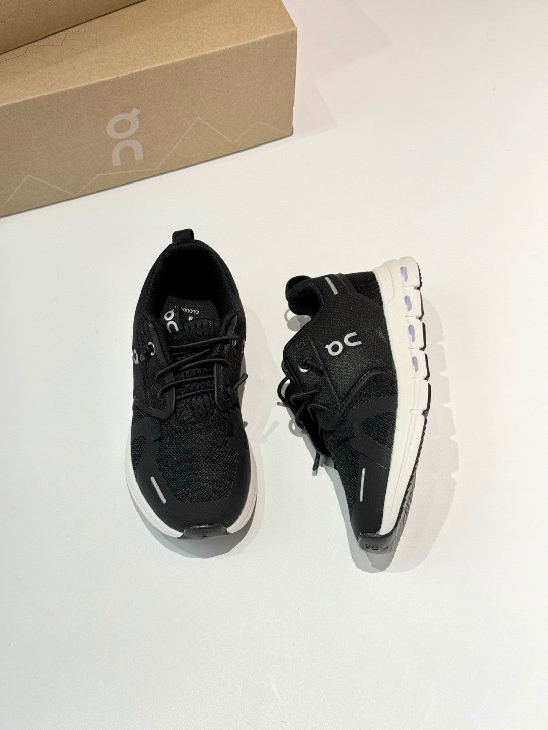 On Cloud Sky new comfortable" black"