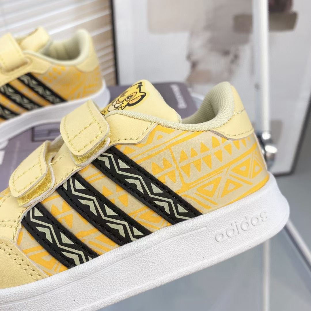 Adidas co-branded Velcro children's shoes" cream, darker yellow"