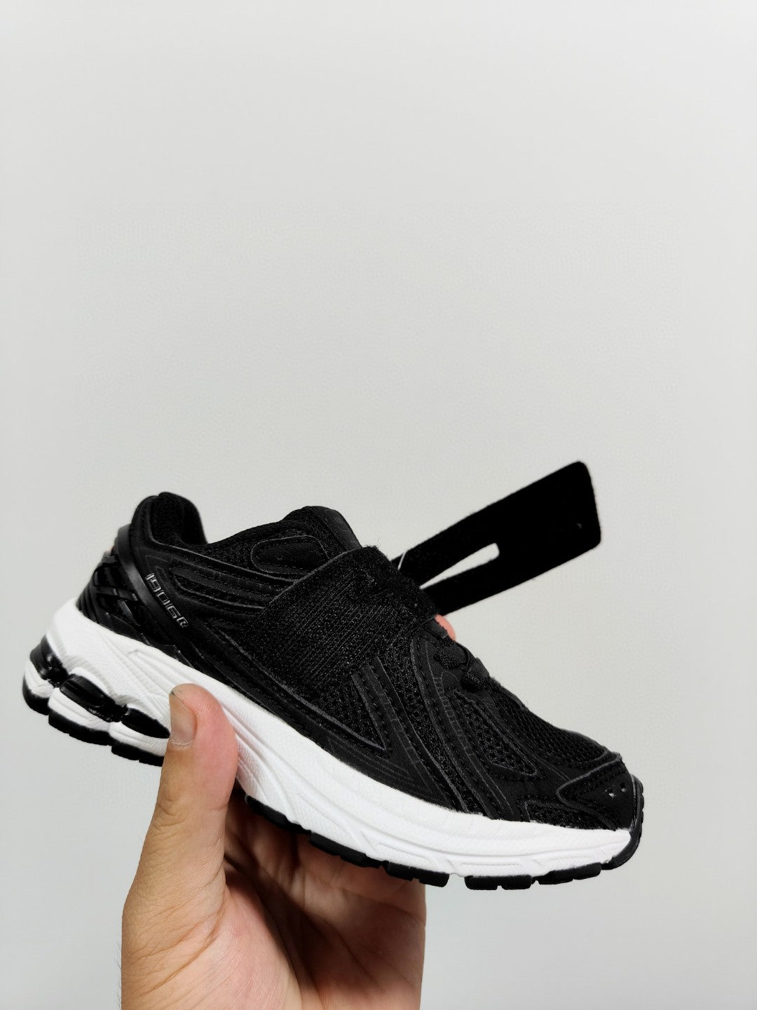 NB 1906 Velcro Kids Running Shoes" black"