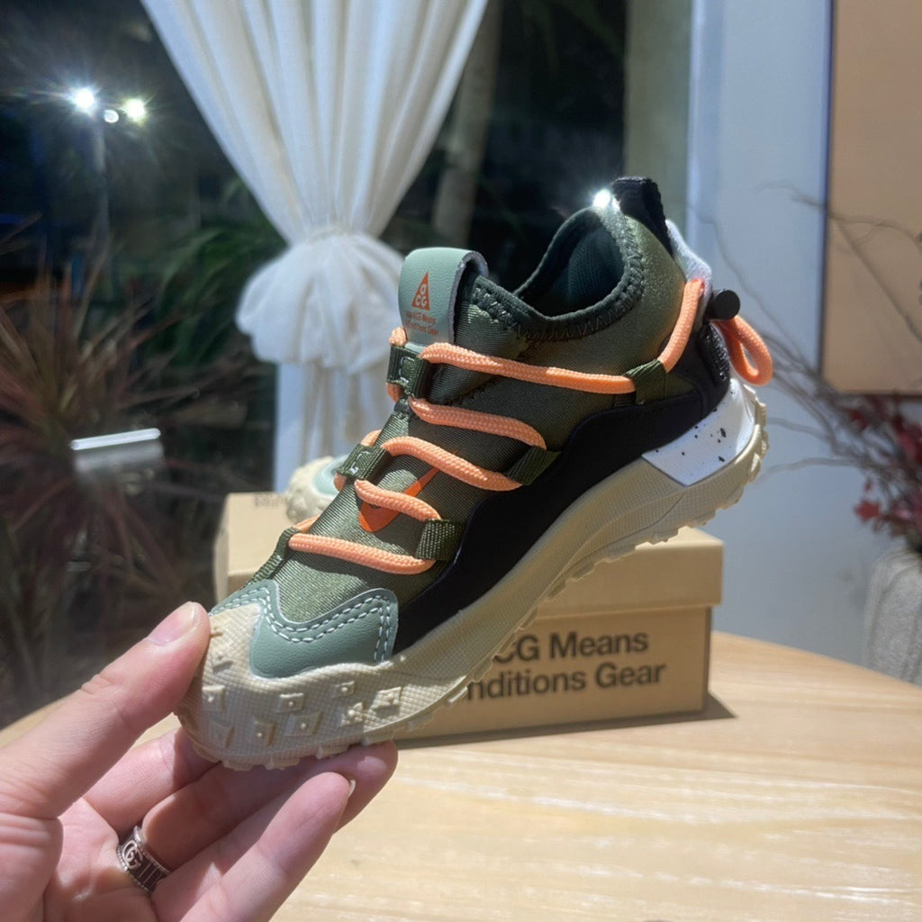 Nike ACG outdoor hiking shoes