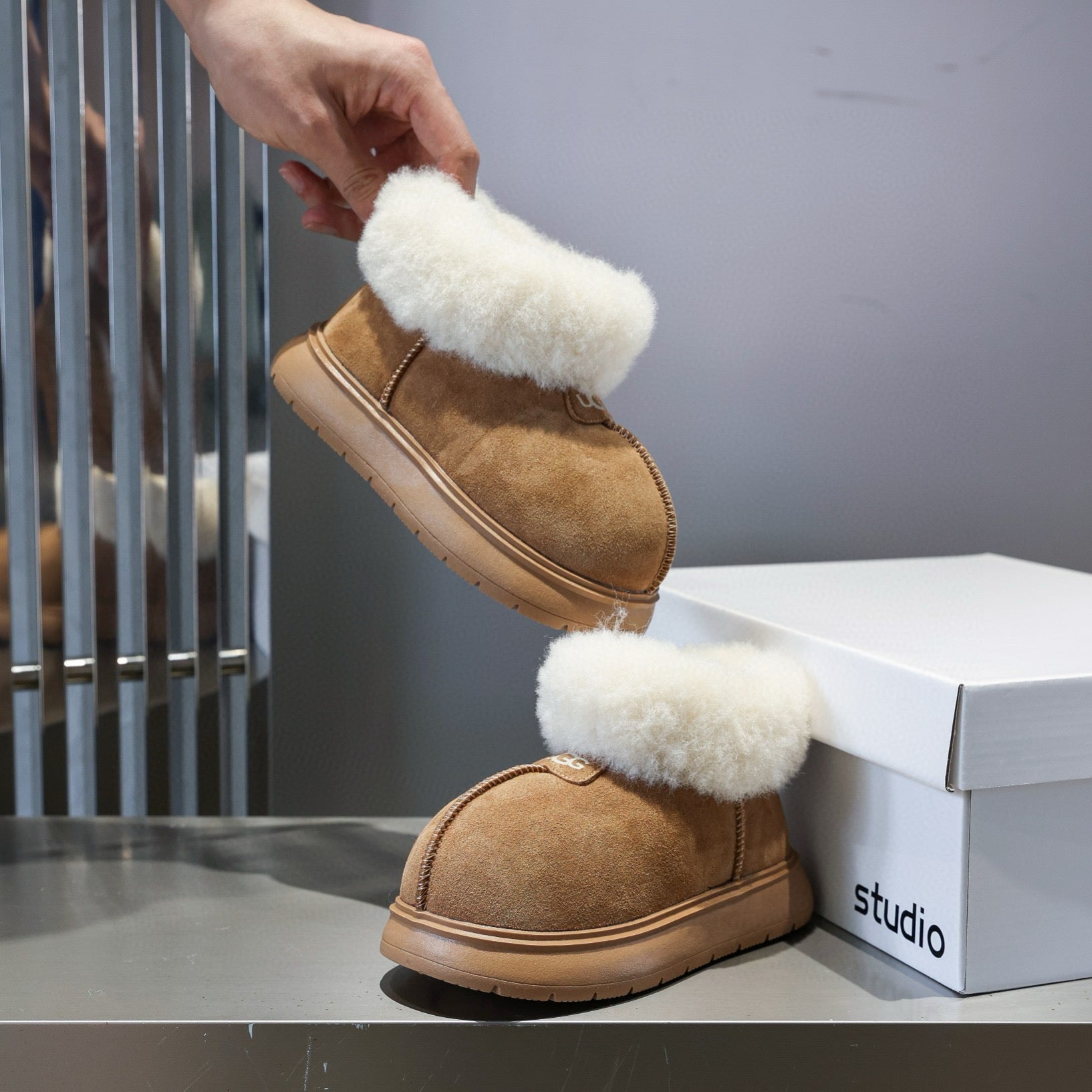 U-GG ugly leather big head snow boots" brown"