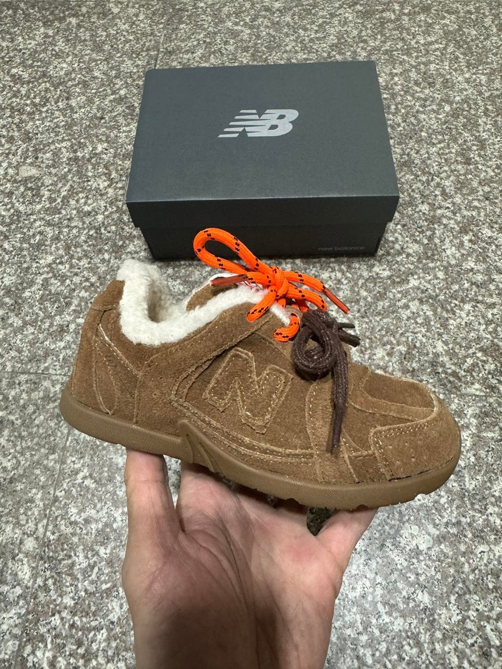NB 530 miumiu velvet co-branded children's shoes" brown"