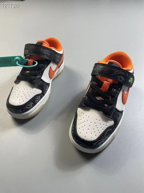 Nike SB single buckle sneakers" white, black"
