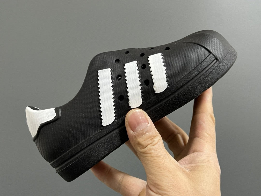 Soft shell hole slip-on sandals for children" black"