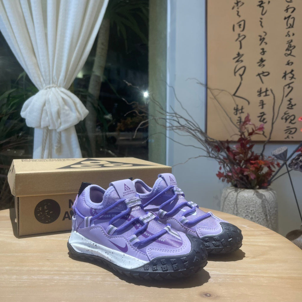 Nike ACG outdoor hiking shoes