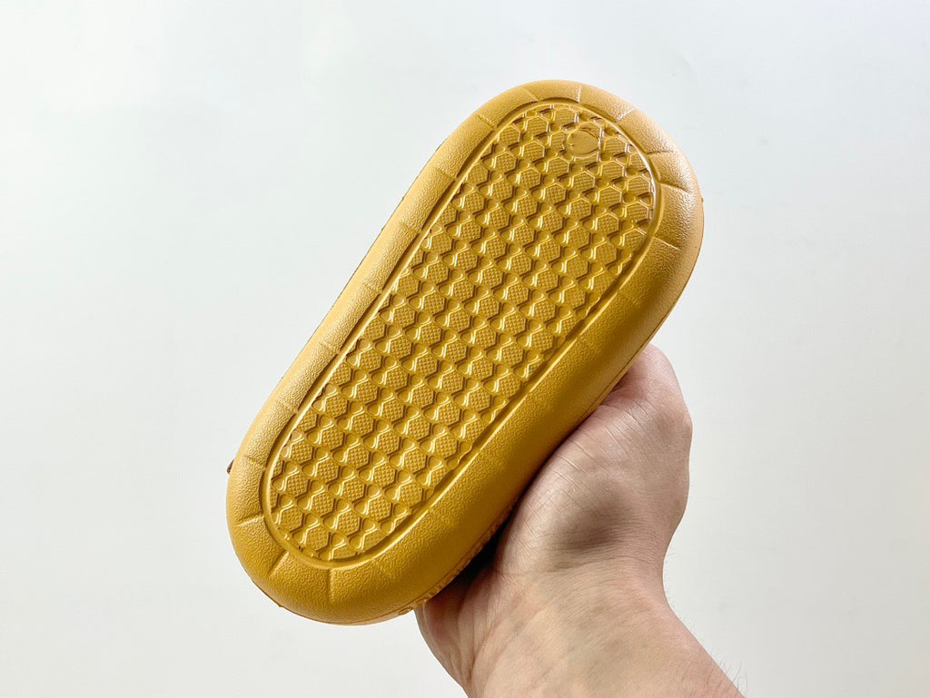 NB hole two-way sandals" golden yellow"