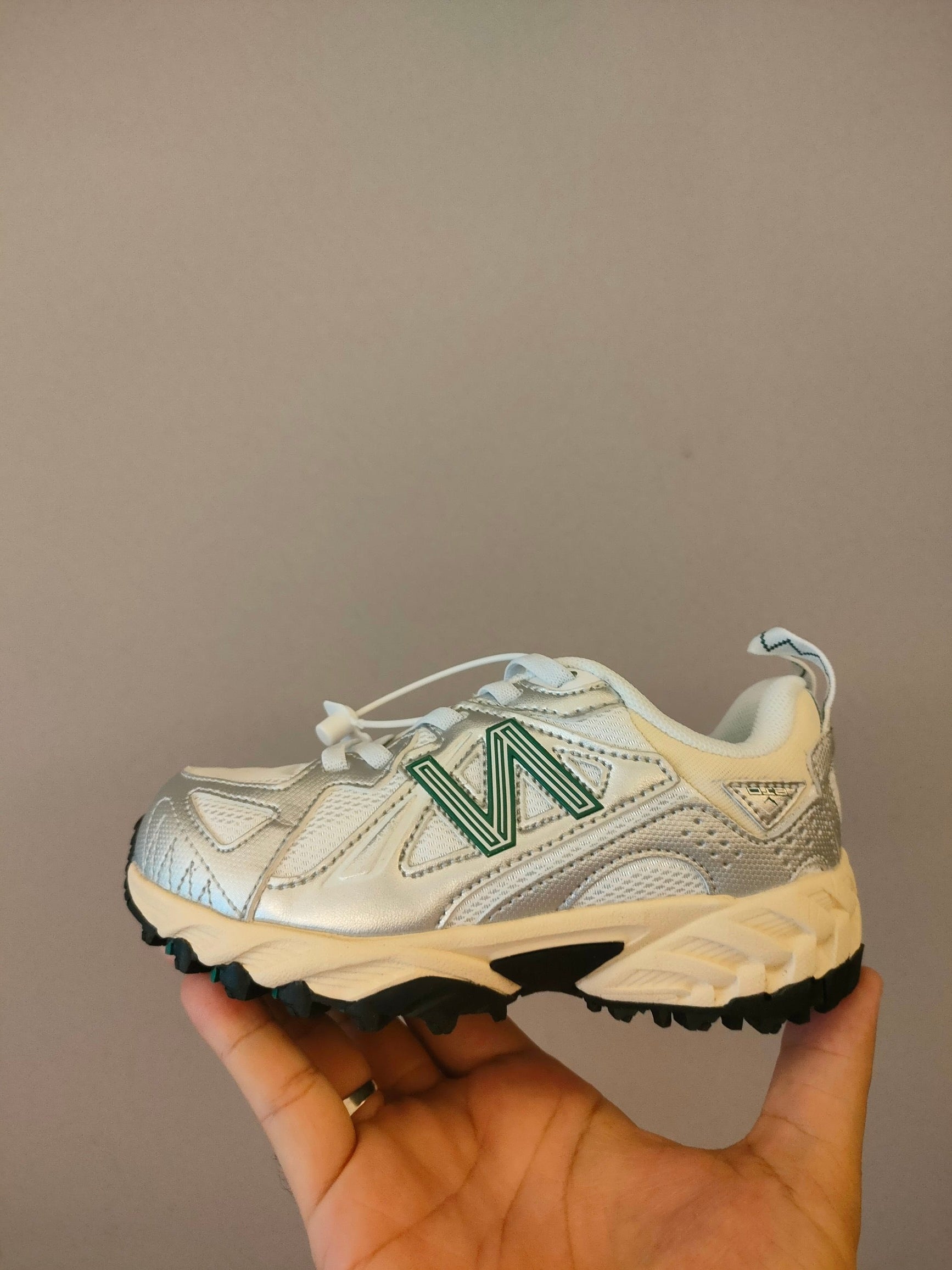 NB610 children's outdoor shoes" silver"