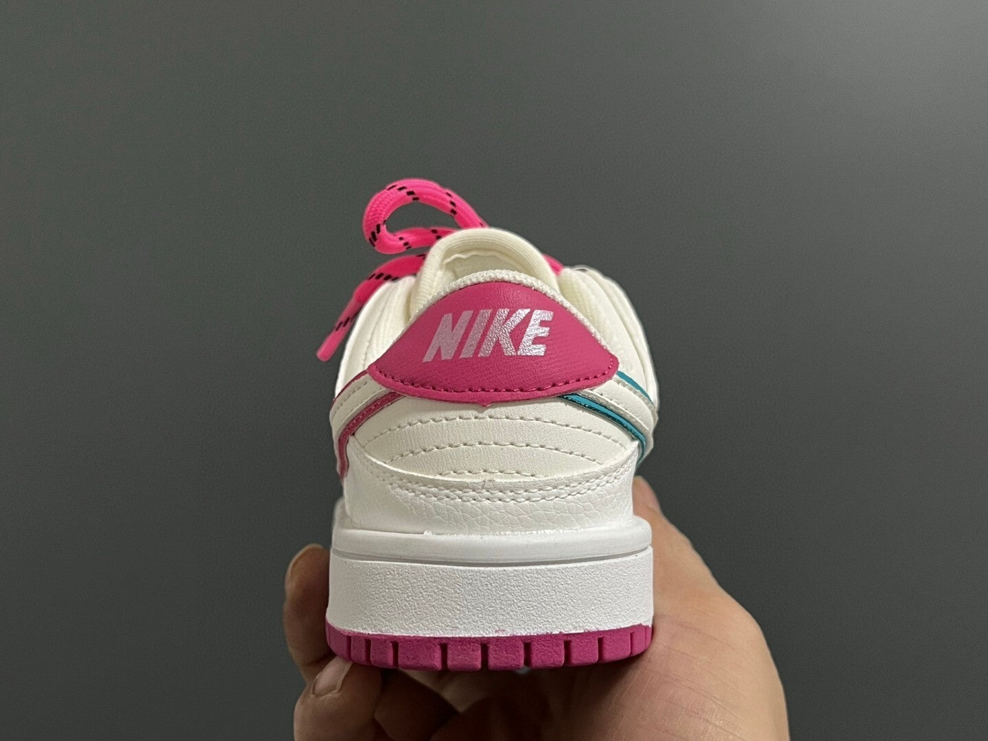 S-shaped low-top co-branded cartoon Velcro