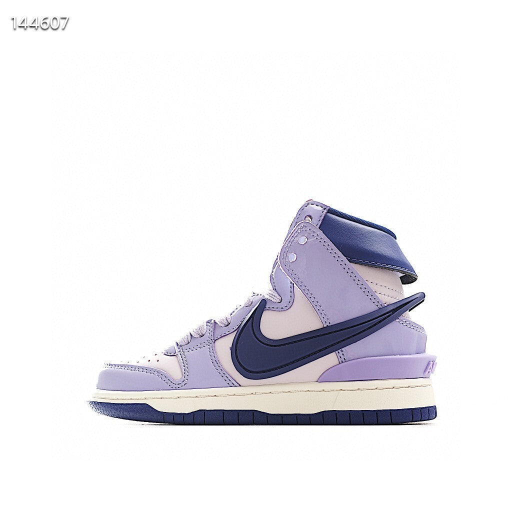 Nike Dunk High Top Swoosh