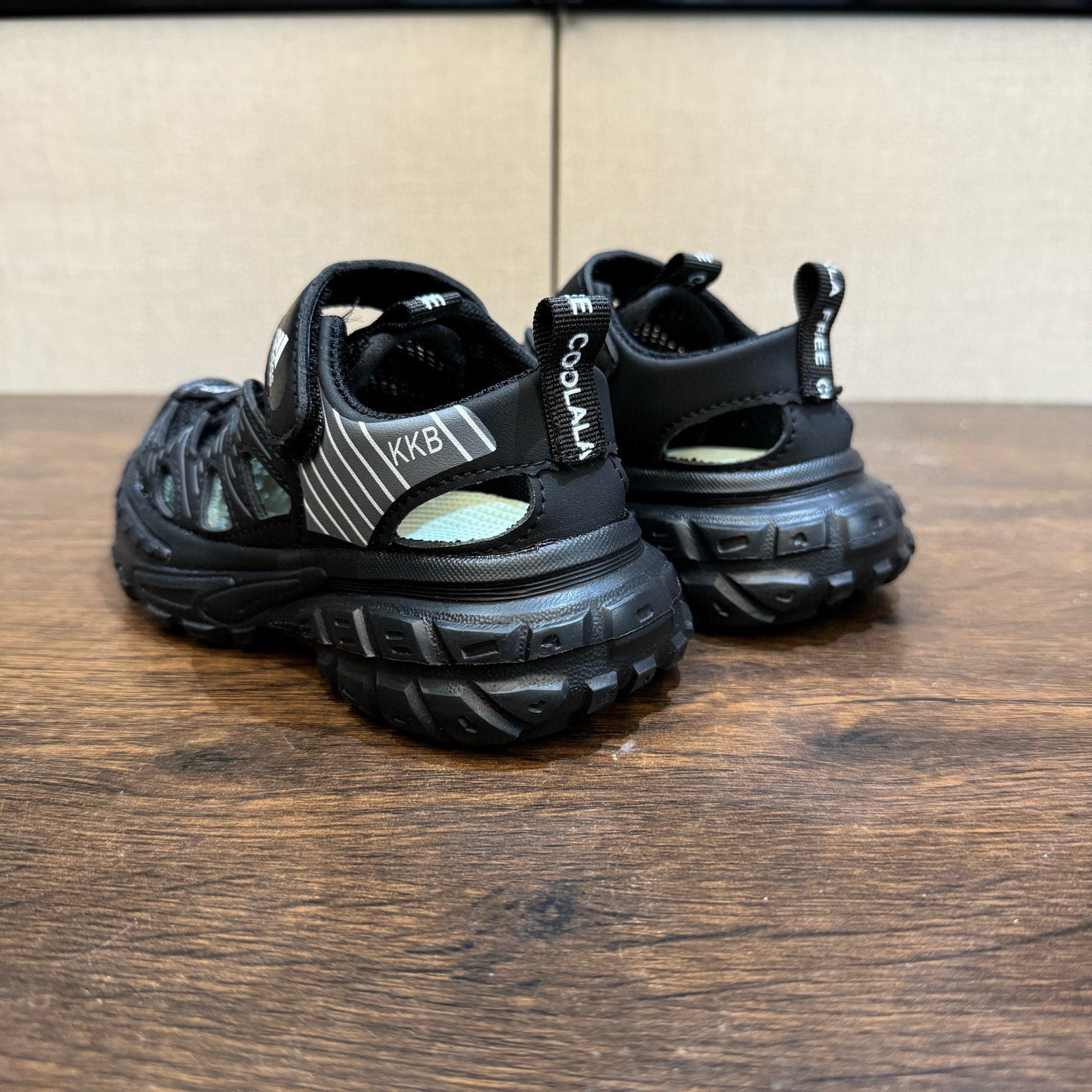 Adidas tire bottom beach shoes"black"