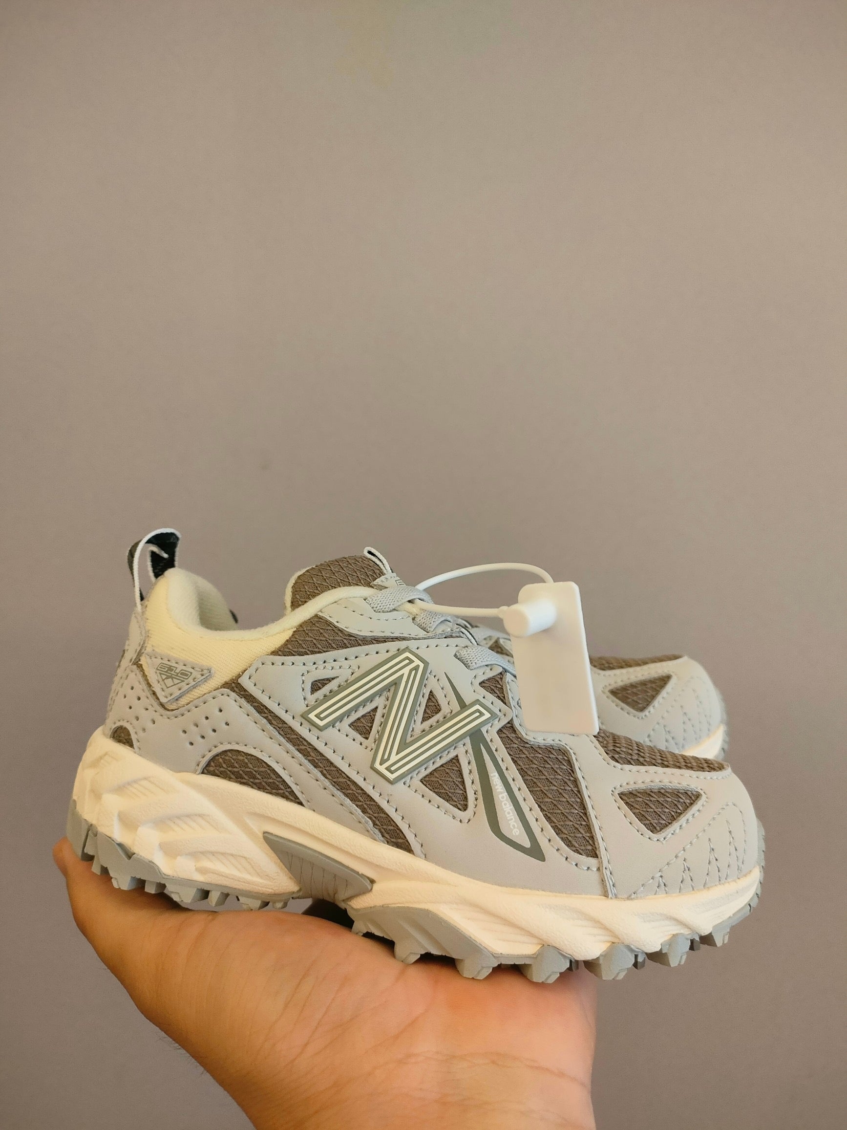 NB610 children's outdoor shoes" gray, brown"