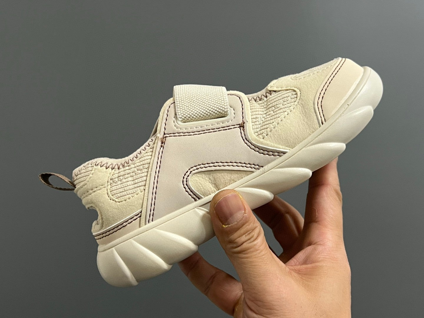 NB new 920 Mary Jane mesh stitching Velcro children's sandals" light beige"