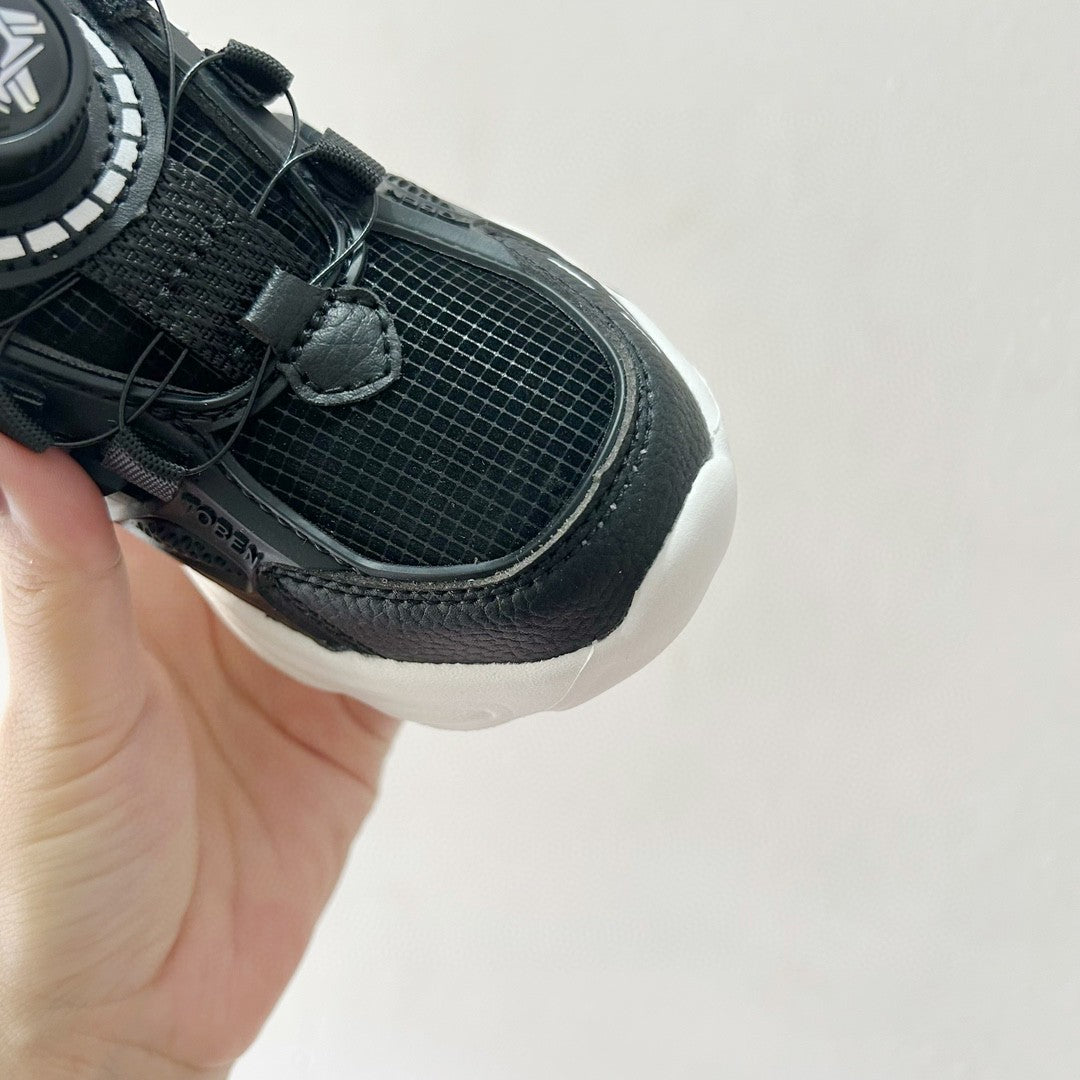 Trefoil rotating button children's shoes " black"