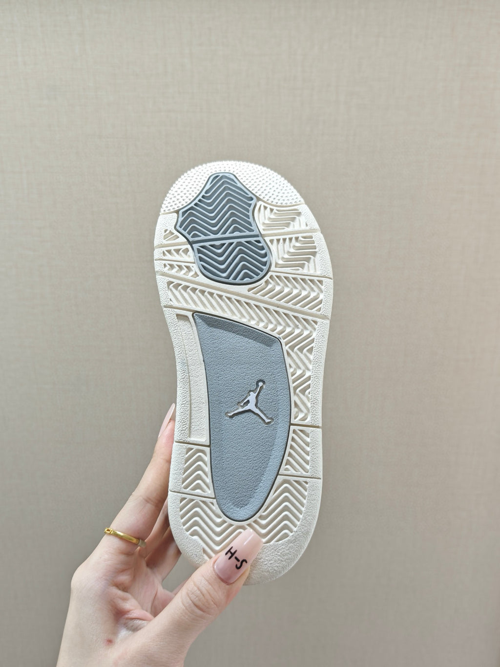 Jordan 4 Retro Sneakers " light grey"