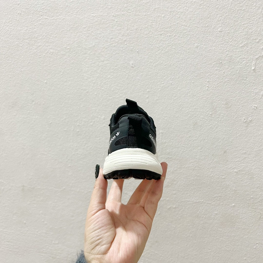 Adidas twist button mesh children's" black, white"