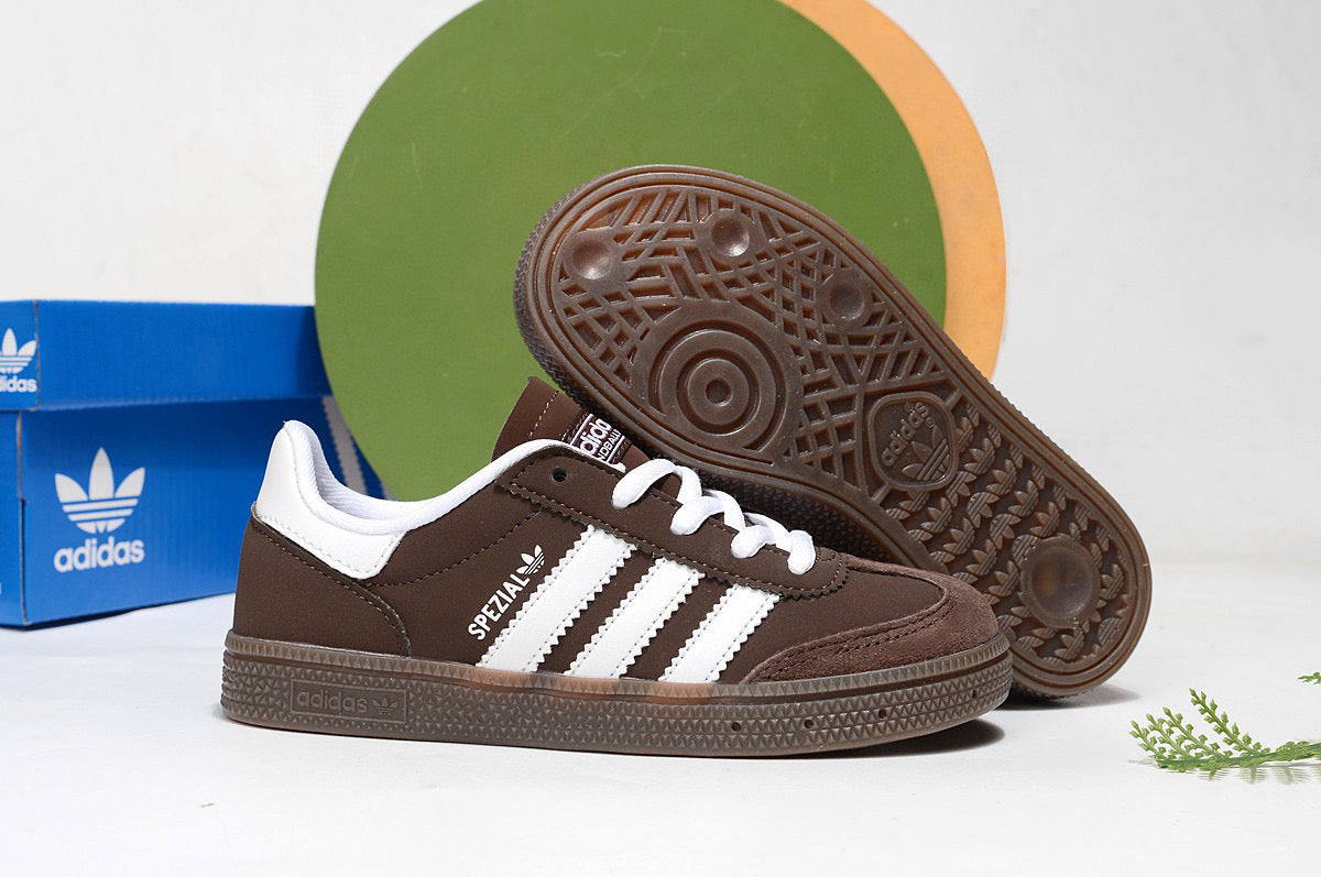 Adidas Dexter III children's shoes" brown"