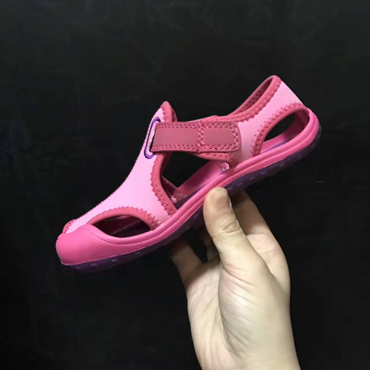 Nike children's closed toe sandals " pink"