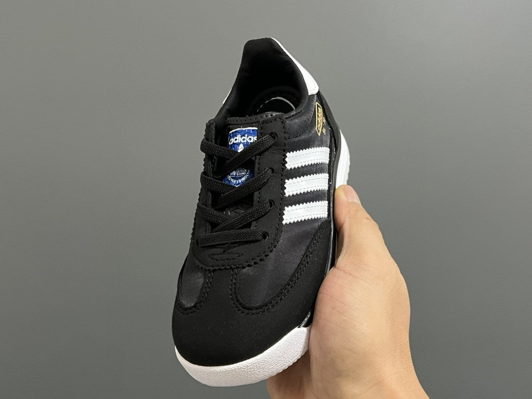 AD Kuehne & Son's new SL-72 children's elastic retro" black"