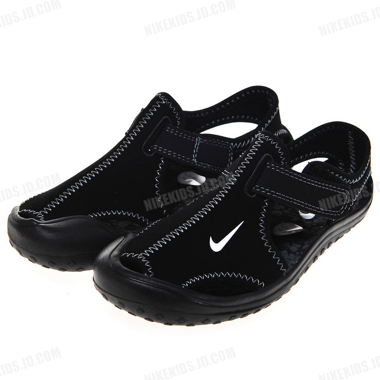 Nike children's closed toe sandals " black"