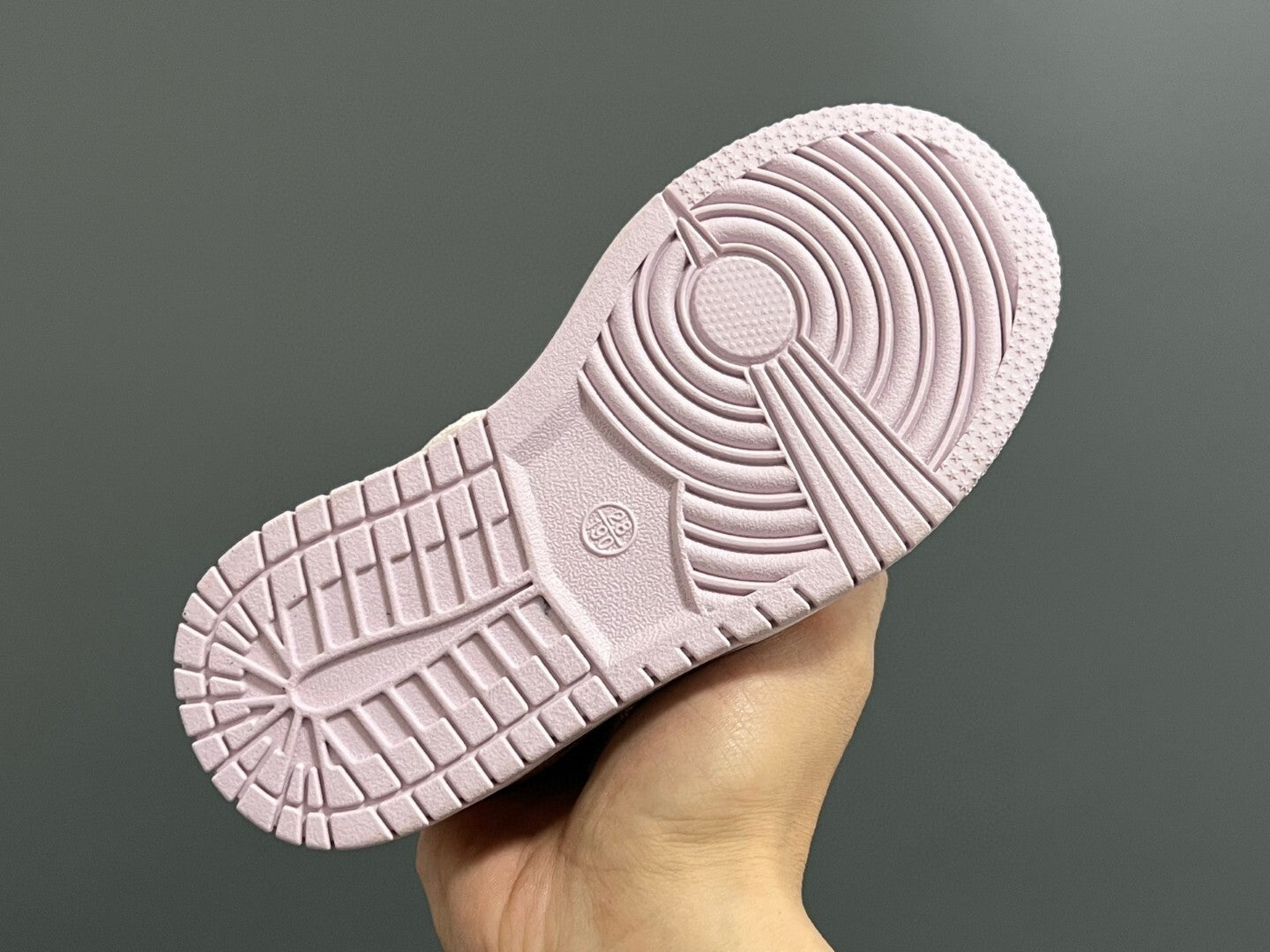S-shaped low-top co-branded cartoon Velcro " Pink"