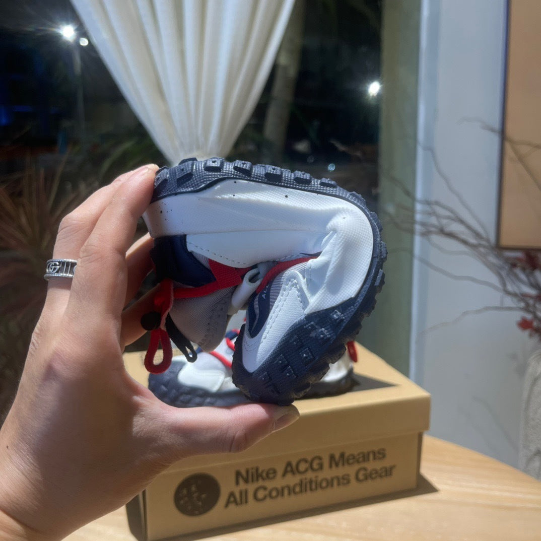 Nike ACG outdoor hiking shoes