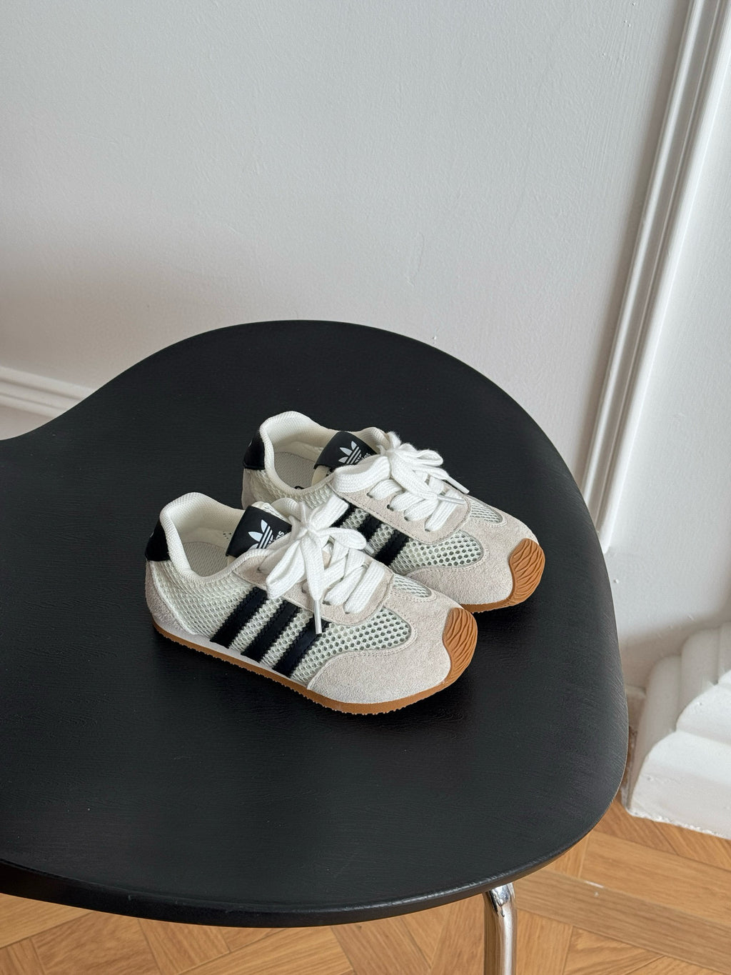 Adidas clover pig eight leather hollow mesh sneakers" white, black"