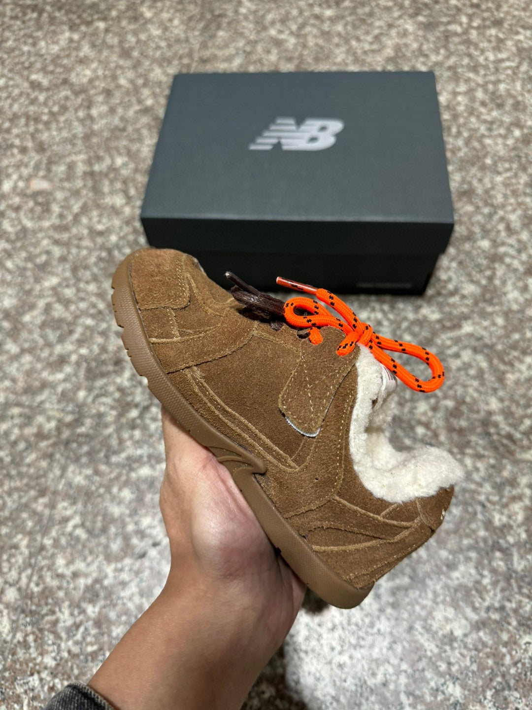 NB 530 miumiu velvet co-branded children's shoes" brown"