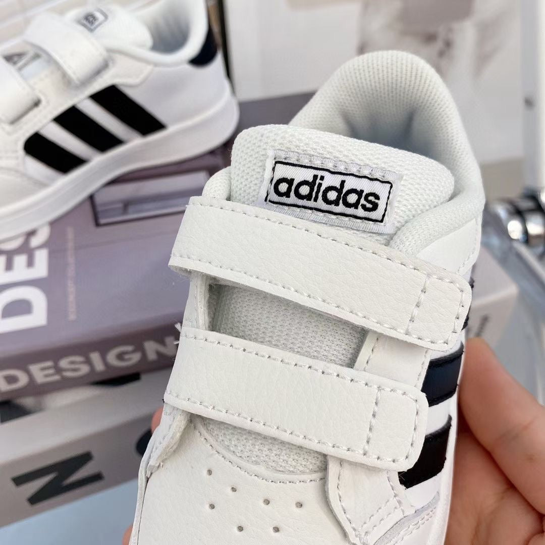 Adidas co-branded Velcro children's shoes" white, black"