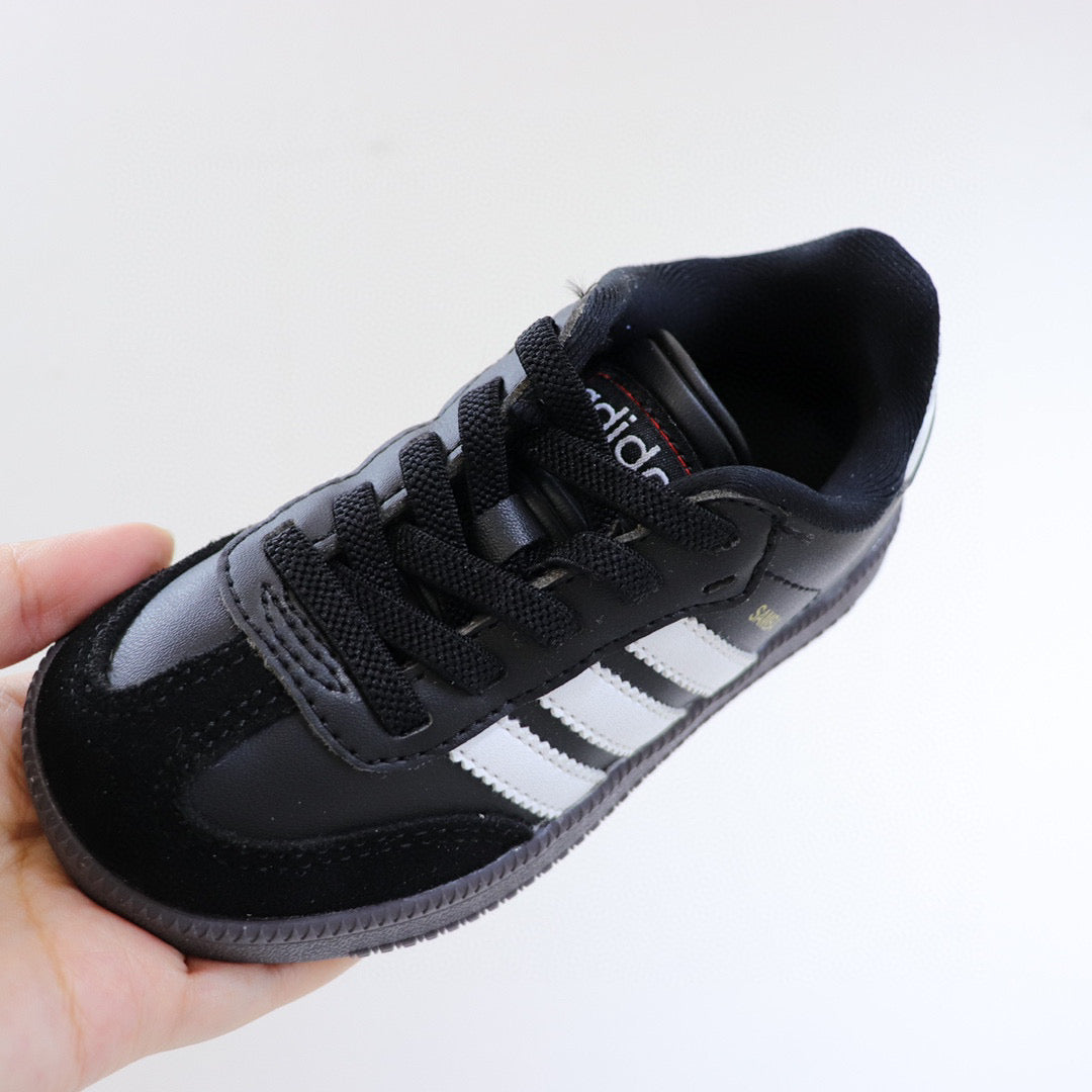 Adidas children's training shoes" black"