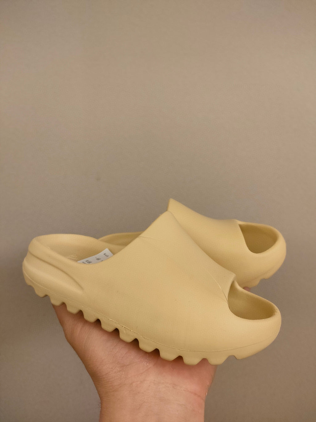 700 Coconut Slippers" beige"