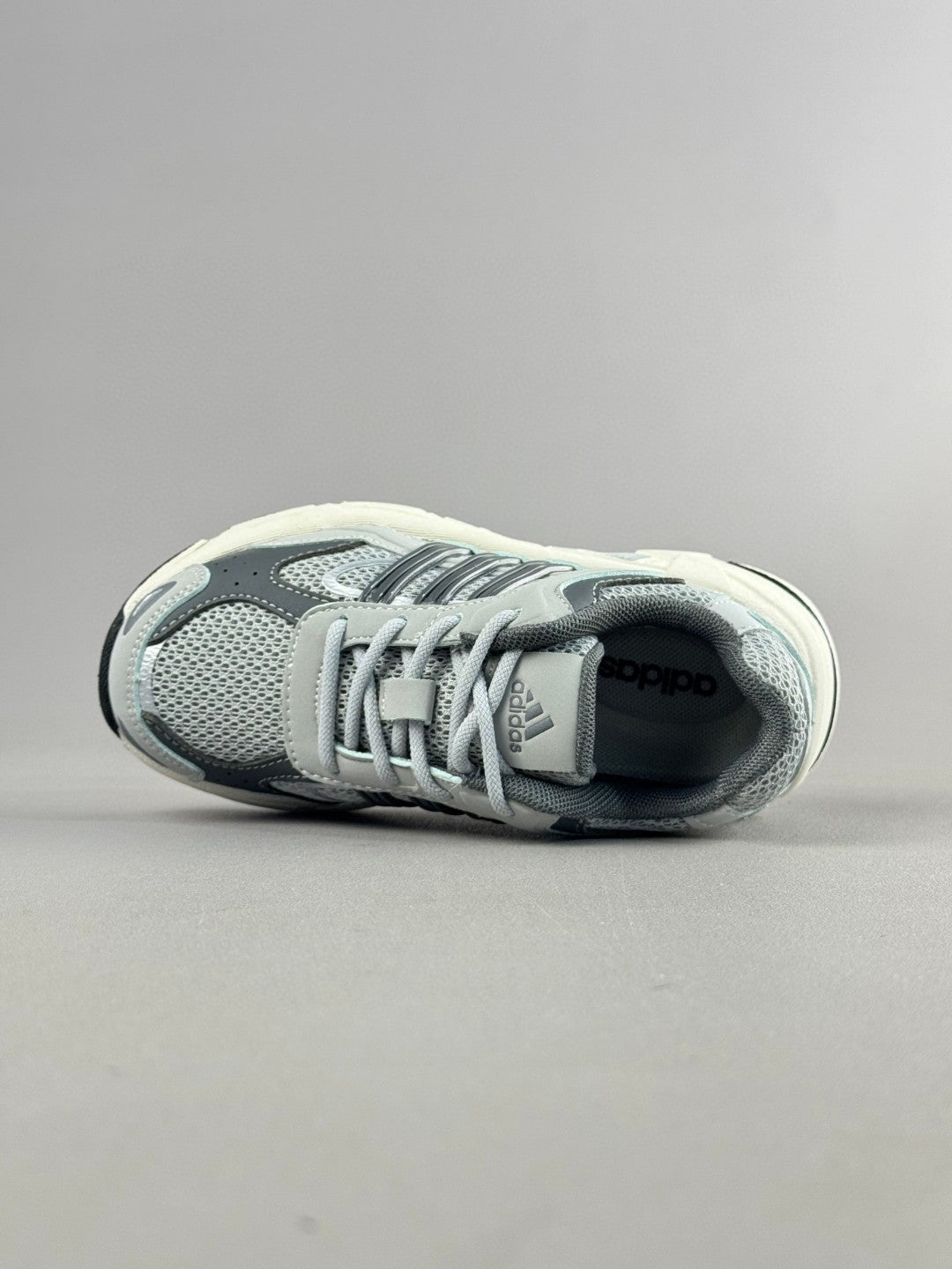 AD response CL retro casual shoes" off white, silver"