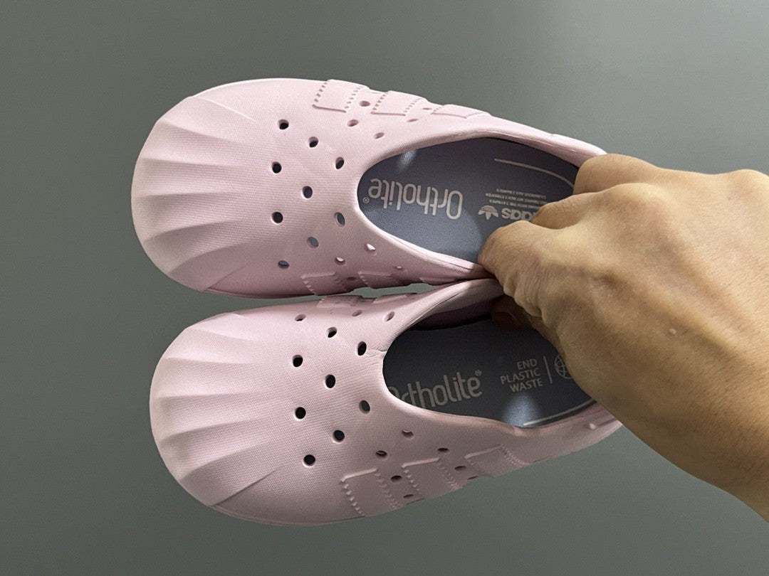 Soft shell hole slip-on sandals for children" light pink"