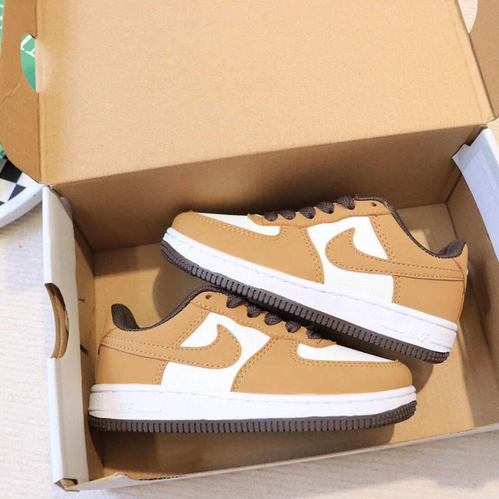 Air Force low-top lace-up sneakers" white, brown"