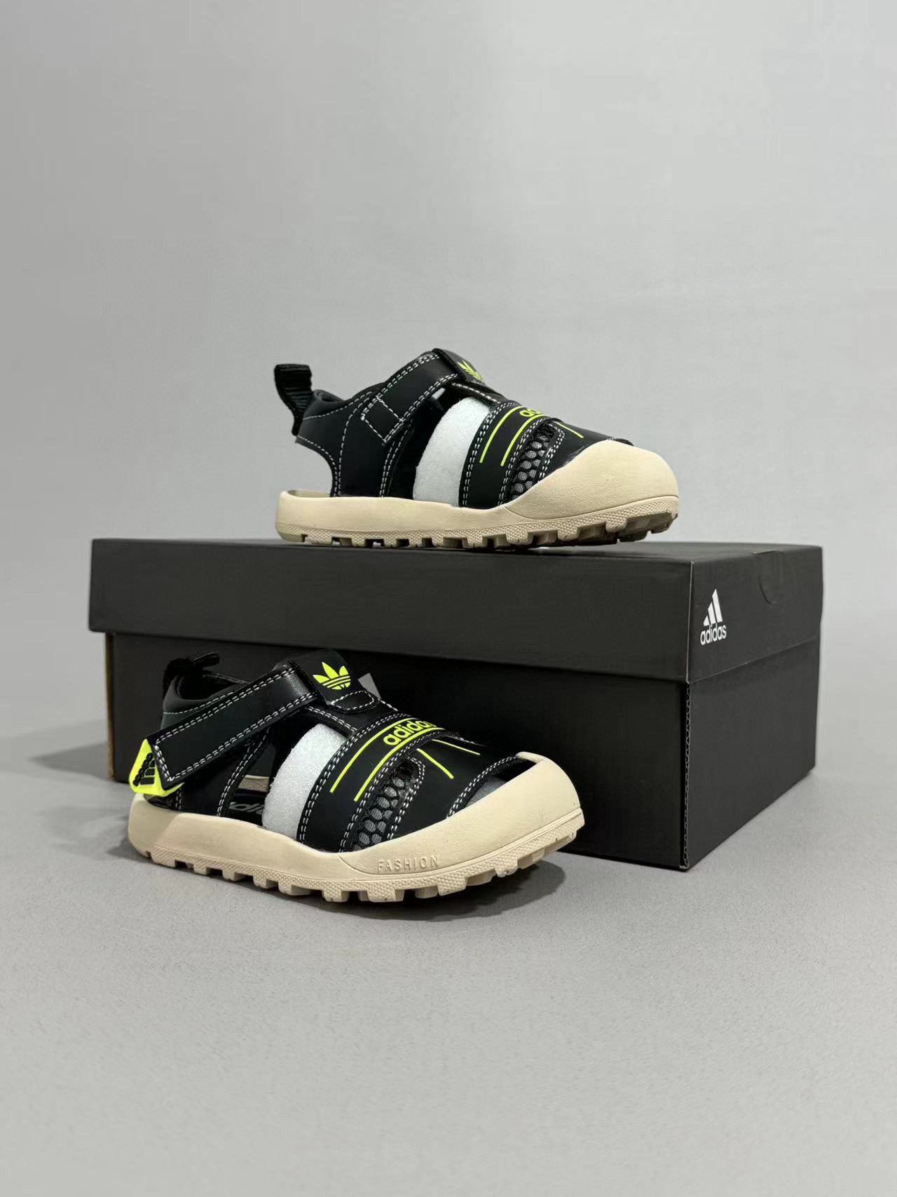 Adidas hollow Velcro sandals" black"