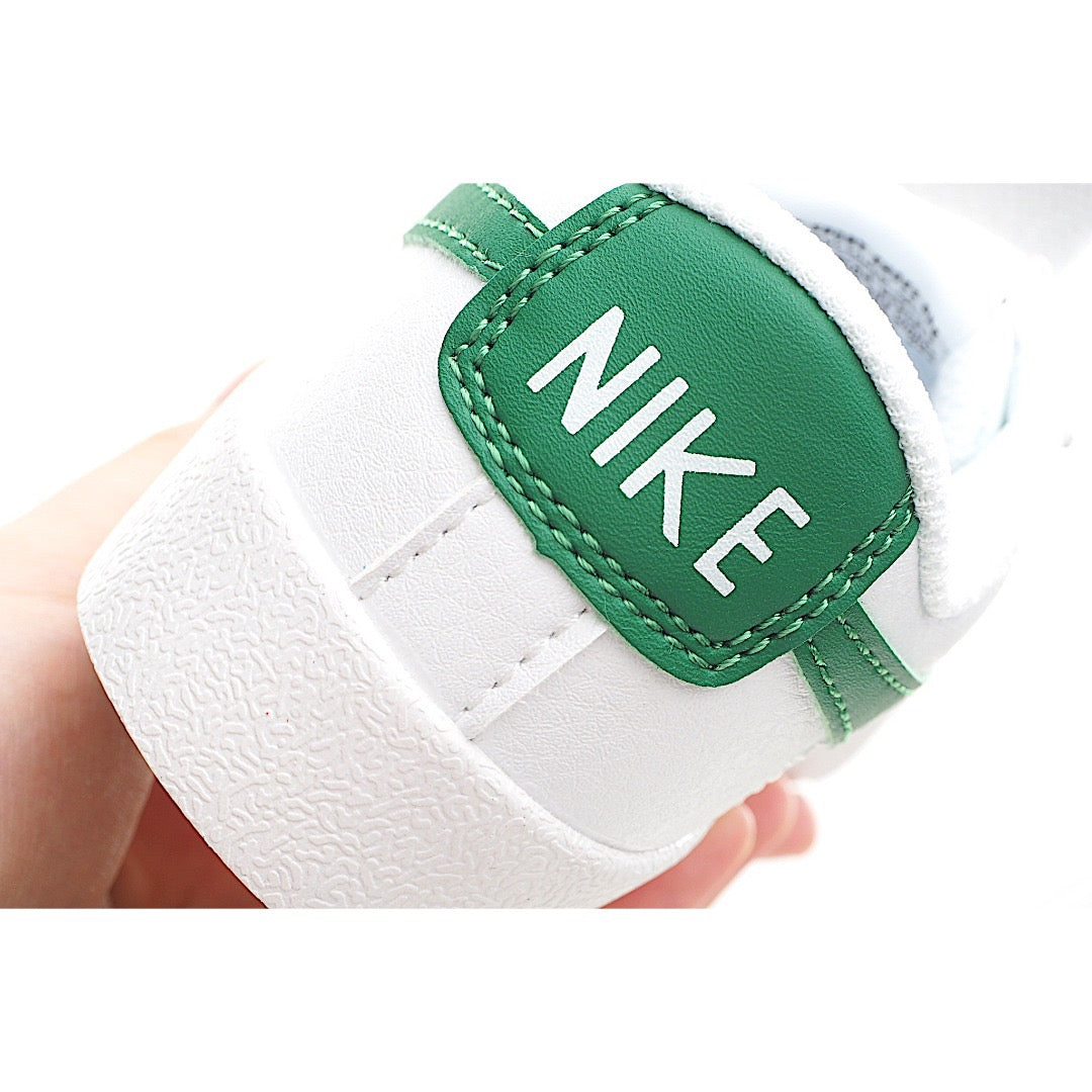 Trail Blazers Velcro Low-Top Kids Sneakers" white, green"