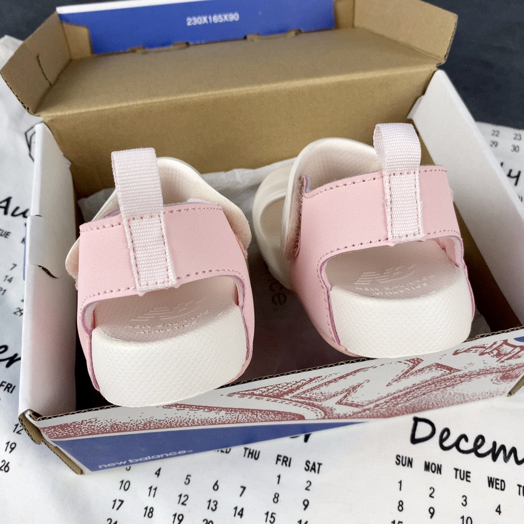 NB airplane hole shoes" off white, pink"