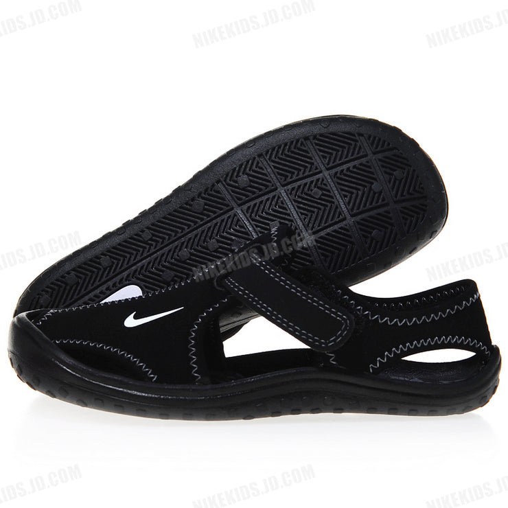Nike children's closed toe sandals " black"
