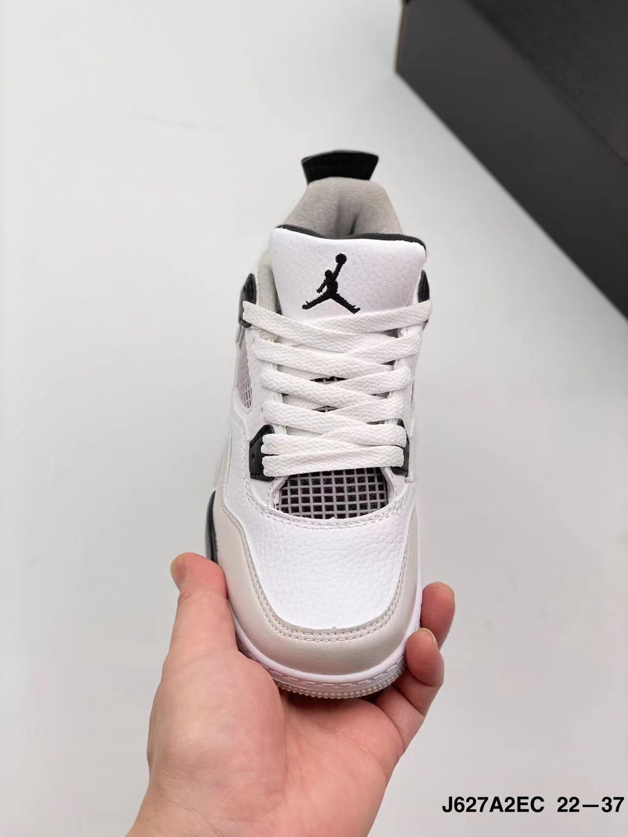 Joe 4 head level" white, light gray"