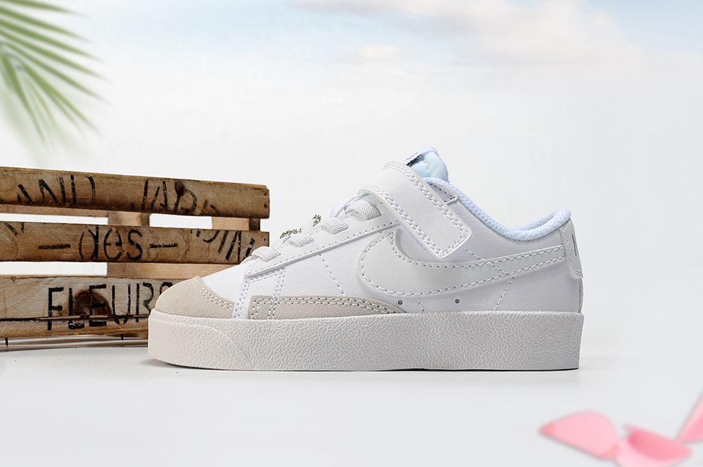 New colorway for the Trail Blazers low-top" white"