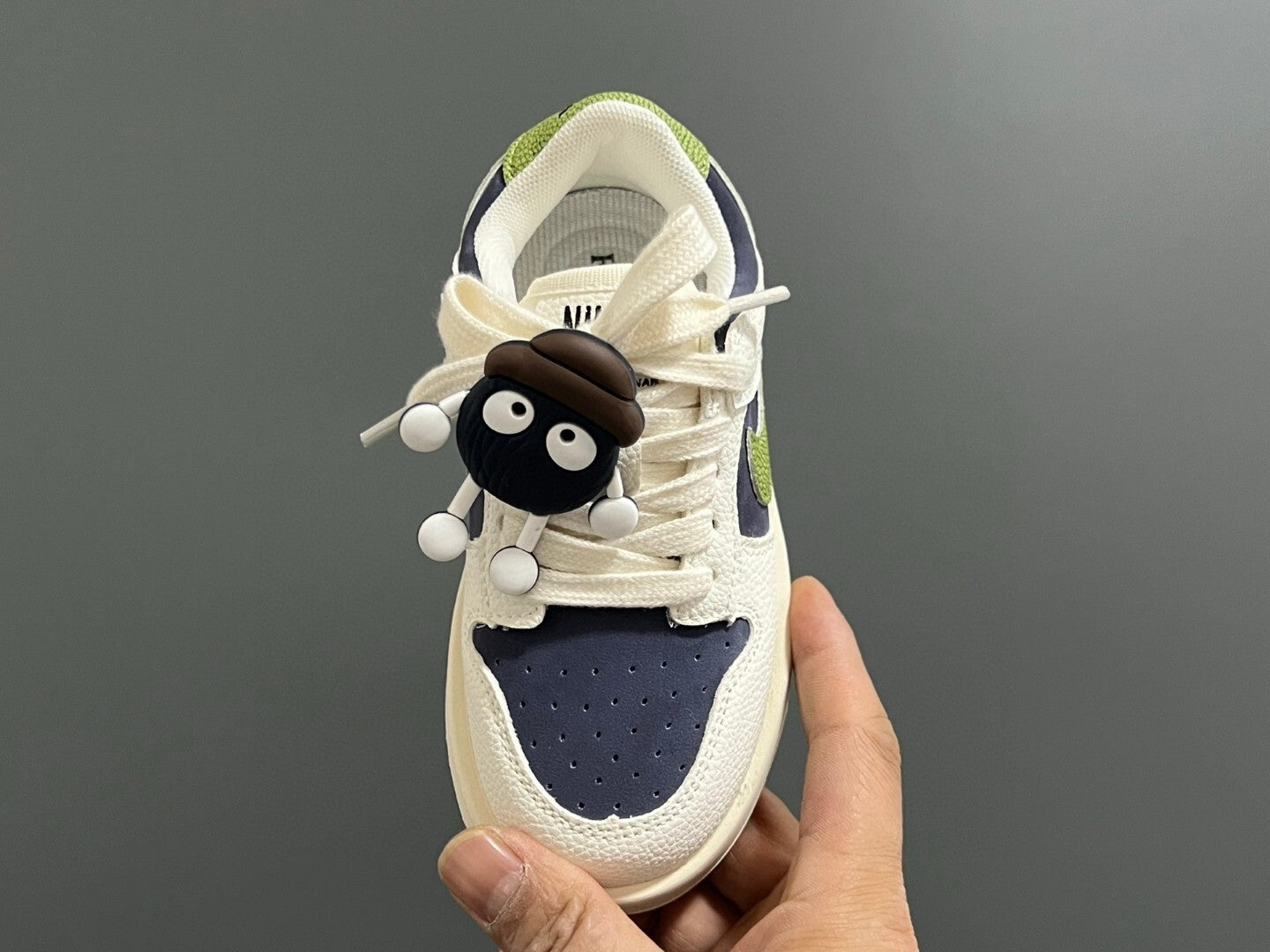 S-shaped low-top co-branded cartoon Velcro
