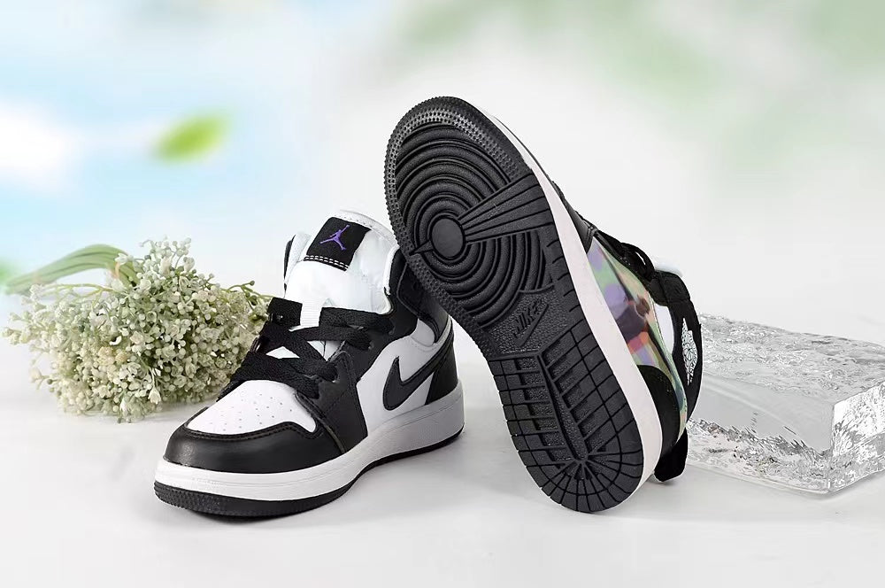 Jordan AJ1 children's shoes" black, white"