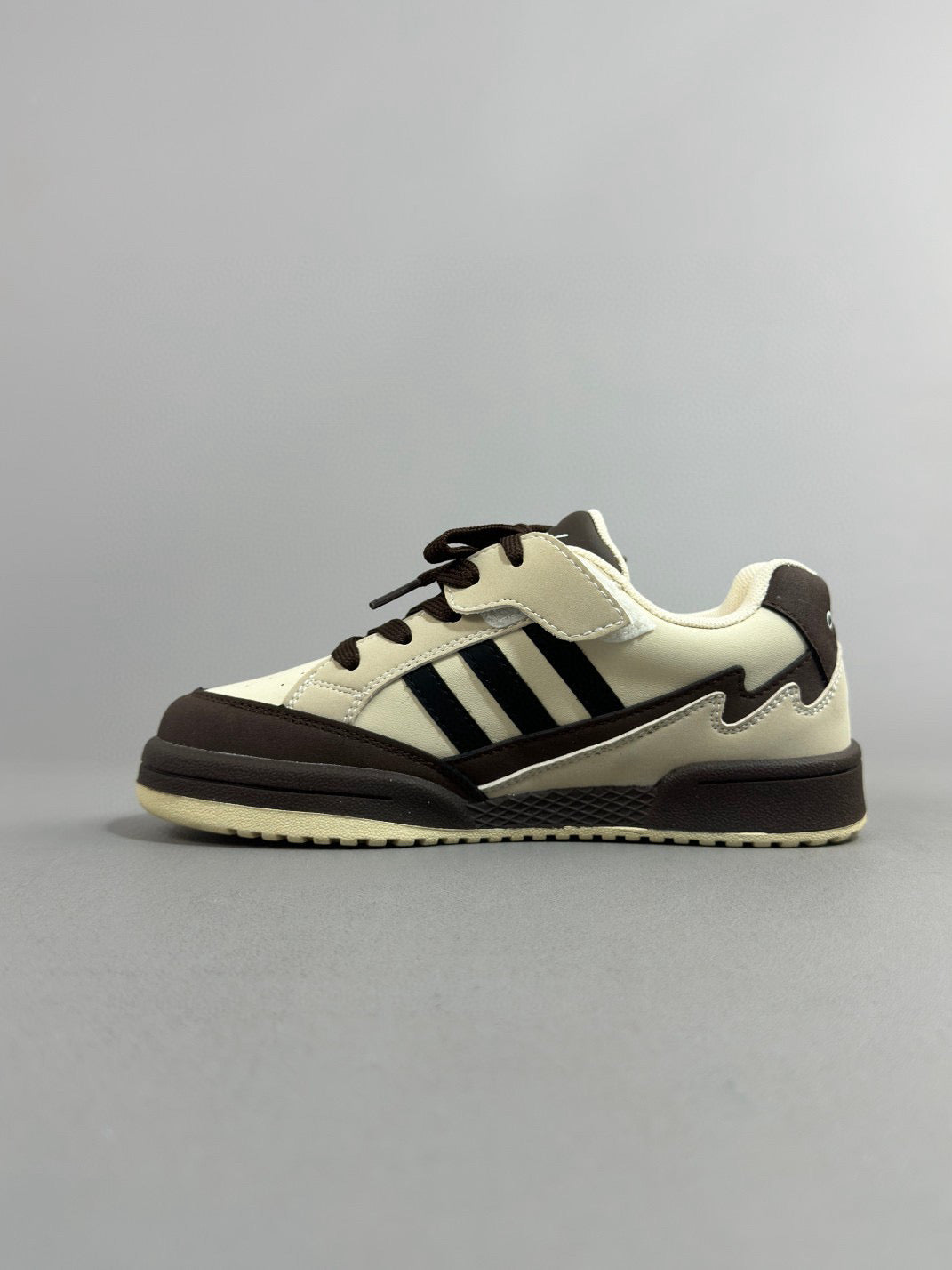 Adidas WCARD ADV classic retro sneakers" cream, brown"